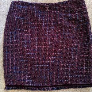 Plum boucle short skirt